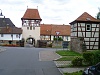 Wahrzeichen von Lauda,das " Obere Tor"  mit alter Stadtmauer